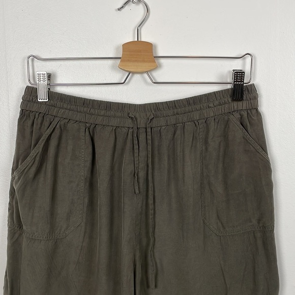 Boden Talia women's elastic drawstring waist 4 pocket soft green short Size 10 - Picture 3 of 6